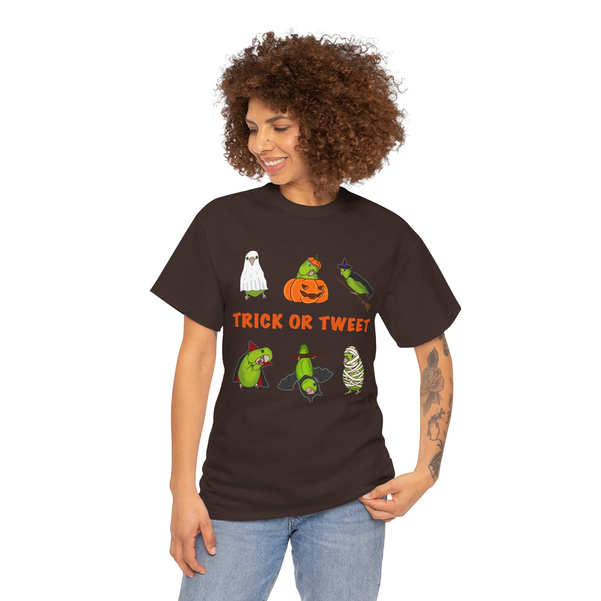 Trick or Tweet Parrotlet : Halloween Bird sweatshirt, Spooky Season Shirt, Fun Bird Lover Tee, Bird Watcher, Gift for - Adults